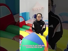 اللعب الأبيض الناعم المعدات الداخلية المزرعة منزل المرتفعات حصان الأطفال والسياج