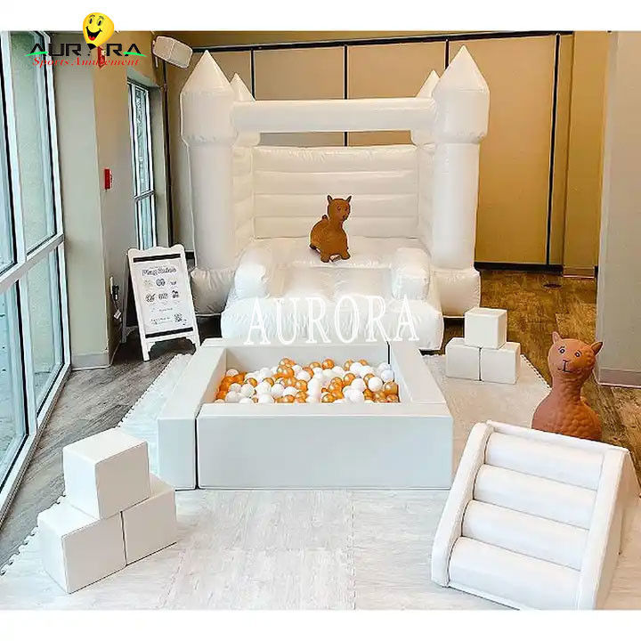 ملعب داخلي معدات اللعب الناعمة المضخمة حفلة كرة بيضاء حفرة للأطفال